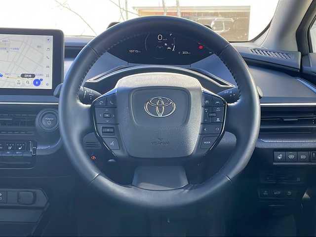 トヨタ プリウス Z 青森県 2025(令7)年 1.1万km プラチナホワイトパールマイカ OP寒冷地仕様/12.3型純正DAナビ・フルセグTV/Bluetooth・USB・HDMI/TVキャンセラー/パノラミックビューモニター/OP DA連動前後ドライブレコーダー/ETC2.0/OPデジタルインナーミラー/合皮スポーツシート/運転席メパワーシート/前席エアシート・シートヒーター/ステアリングヒーター/セーフティセンス/プリクラッシュセーフティ/レーンディパーチャーアラート/オートマチックハイビーム/レーダークルーズコントロール/ブラインドスポットモニター/アドバンスドパーク/パワーバックドア/置くだけ充電/AC100V1500W/LEDヘッドライト/リアフォグランプ/純正19インチアルミ/モデリスタエアロ