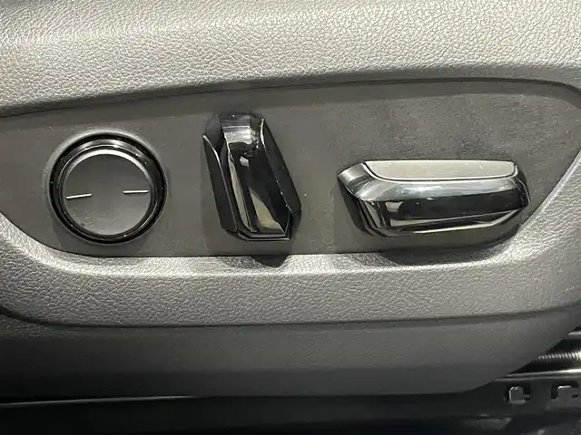 レクサス ＮＸ 250 岐阜県 2025(令7)年 0.3万km グラファイトブラックガラスフレーク パノラマルーフ/ブラインドスポットモニタ　/ヘッドアップディスプレイ　/純正メーカーナビ（フルセグ・Bluetooth・USB)　/レクサスセーフティシステムプラス/クリアランスソナー/ブラックレザーシート　/前席シートヒーター・エアシート　/純正ドライブレコーダー　/パノラミックビューカメラ/パワーバックドア/革巻きステアリング/ステアリングスイッチ/ステアリングヒーター/LEDヘッドライト/フロントフォグランプ/オートマチックハイビーム/ビルトインETC2.0/純正18インチアルミホイール