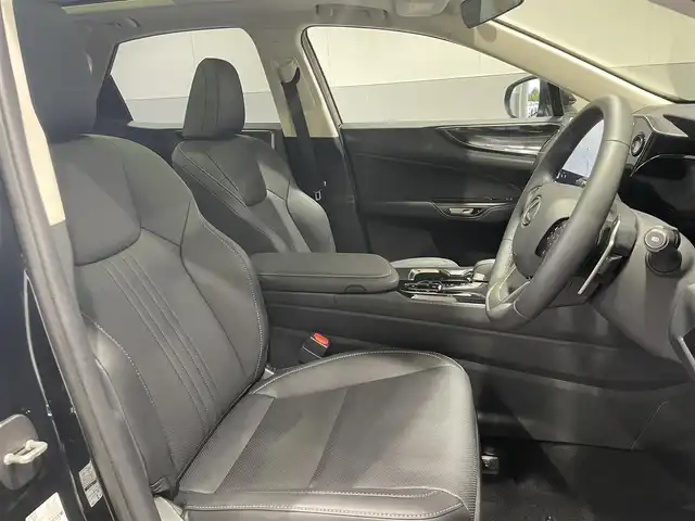 レクサス ＮＸ 250 岐阜県 2025(令7)年 0.3万km グラファイトブラックガラスフレーク パノラマルーフ/ブラインドスポットモニタ　/ヘッドアップディスプレイ　/純正メーカーナビ（フルセグ・Bluetooth・USB)　/レクサスセーフティシステムプラス/クリアランスソナー/ブラックレザーシート　/前席シートヒーター・エアシート　/純正ドライブレコーダー　/パノラミックビューカメラ/パワーバックドア/革巻きステアリング/ステアリングスイッチ/ステアリングヒーター/LEDヘッドライト/フロントフォグランプ/オートマチックハイビーム/ビルトインETC2.0/純正18インチアルミホイール