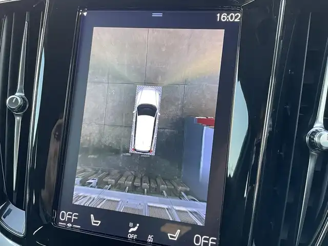 ボルボ Ｖ６０ B4 モメンタム 東京都 2021(令3)年 4.1万km パール 純正ナビ/360°カメラ/レザーシート/ワンオーナー/ブラインドスポットモニター/衝突軽減ブレーキ/アダプティブクルーズコントロール/純正17インチアルミホイール/フルセグTV/ドライブレコーダー/シートヒーター/ETC