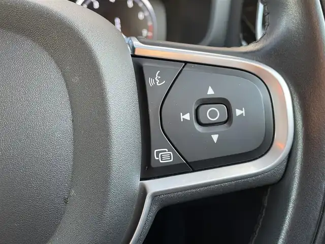 ボルボ Ｖ６０ B4 モメンタム 東京都 2021(令3)年 4.1万km パール 純正ナビ/360°カメラ/レザーシート/ワンオーナー/ブラインドスポットモニター/衝突軽減ブレーキ/アダプティブクルーズコントロール/純正17インチアルミホイール/フルセグTV/ドライブレコーダー/シートヒーター/ETC