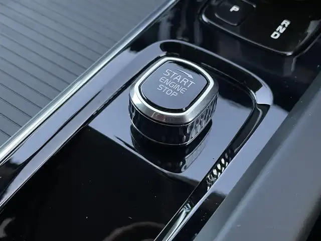 ボルボ Ｖ６０ B4 モメンタム 東京都 2021(令3)年 4.1万km パール 純正ナビ/360°カメラ/レザーシート/ワンオーナー/ブラインドスポットモニター/衝突軽減ブレーキ/アダプティブクルーズコントロール/純正17インチアルミホイール/フルセグTV/ドライブレコーダー/シートヒーター/ETC