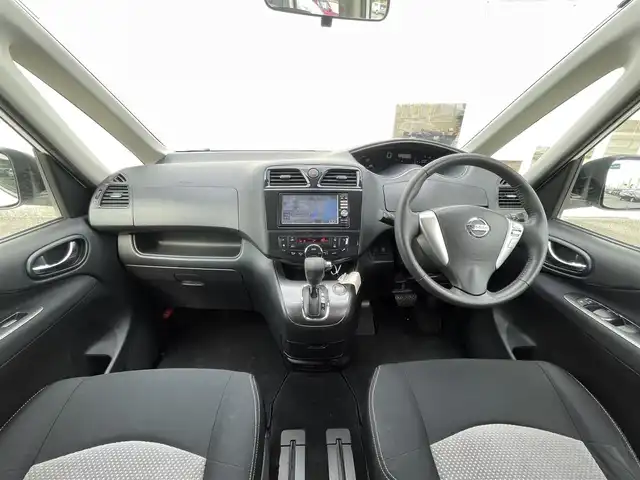 日産 セレナ ライダー 宮崎県 2012(平24)年 7.3万km ブリリアントホワイトパール 純正7インチナビ/　AM FM CD DVD TV BT/バックカメラ/両側パワースライドドア/ETC車載器/アイドリングストップ/フォグランプ/HIDヘッドライト/電動格納ミラー/スマートキー/ウィンカーミラー/ABS