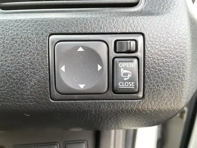 日産 セレナ ライダー 宮崎県 2012(平24)年 7.3万km ブリリアントホワイトパール 純正7インチナビ/　AM FM CD DVD TV BT/バックカメラ/両側パワースライドドア/ETC車載器/アイドリングストップ/フォグランプ/HIDヘッドライト/電動格納ミラー/スマートキー/ウィンカーミラー/ABS