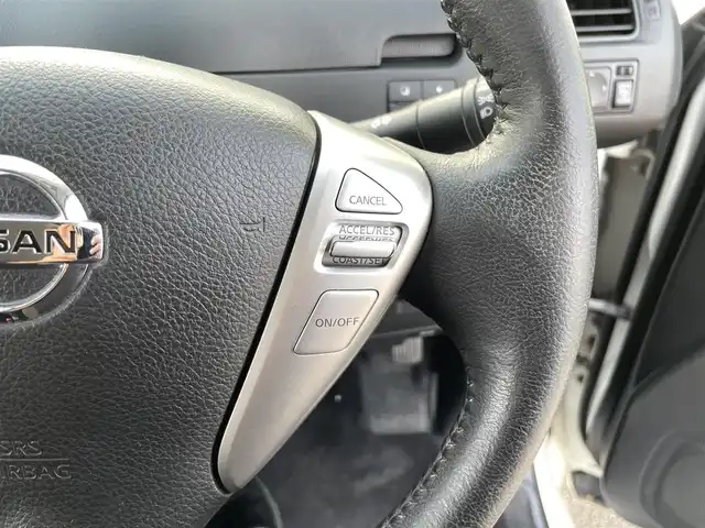 日産 セレナ ライダー 宮崎県 2012(平24)年 7.3万km ブリリアントホワイトパール 純正7インチナビ/　AM FM CD DVD TV BT/バックカメラ/両側パワースライドドア/ETC車載器/アイドリングストップ/フォグランプ/HIDヘッドライト/電動格納ミラー/スマートキー/ウィンカーミラー/ABS