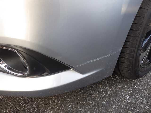 スバル レガシィ Ｂ４ リミテッド 千葉県 2015(平27)年 3.4万km アイスシルバーメタリック アイサイト/SIドライブ/スバルリヤビークルディテクション/ブラックレザーシート/運転席パワーシート/各席シートヒーター/純正メモリーナビ/地デジTV/【DVD/CD再生機能　Bluetooth接続】/バックカメラ/革巻きステアリング/ステアリングスイッチ/パドルシフト/ETC/LEDヘッドライト/フォグライト/ウインカーミラー/純正18インチアルミホイル/サイド/カーテンエアバッグ/キーレスアクセス