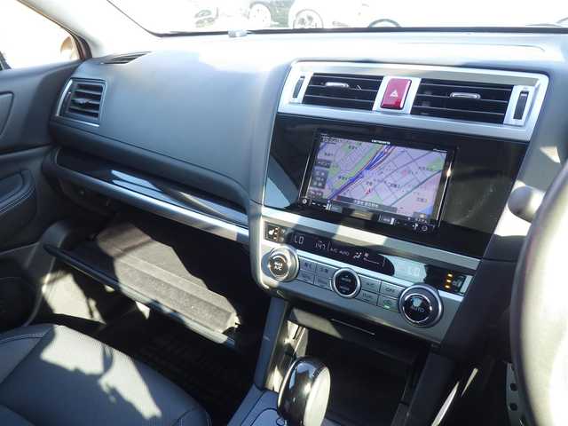 スバル レガシィ Ｂ４ リミテッド 千葉県 2015(平27)年 3.4万km アイスシルバーメタリック アイサイト/SIドライブ/スバルリヤビークルディテクション/ブラックレザーシート/運転席パワーシート/各席シートヒーター/純正メモリーナビ/地デジTV/【DVD/CD再生機能　Bluetooth接続】/バックカメラ/革巻きステアリング/ステアリングスイッチ/パドルシフト/ETC/LEDヘッドライト/フォグライト/ウインカーミラー/純正18インチアルミホイル/サイド/カーテンエアバッグ/キーレスアクセス