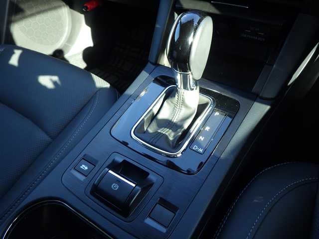 スバル レガシィ Ｂ４ リミテッド 千葉県 2015(平27)年 3.4万km アイスシルバーメタリック アイサイト/SIドライブ/スバルリヤビークルディテクション/ブラックレザーシート/運転席パワーシート/各席シートヒーター/純正メモリーナビ/地デジTV/【DVD/CD再生機能　Bluetooth接続】/バックカメラ/革巻きステアリング/ステアリングスイッチ/パドルシフト/ETC/LEDヘッドライト/フォグライト/ウインカーミラー/純正18インチアルミホイル/サイド/カーテンエアバッグ/キーレスアクセス