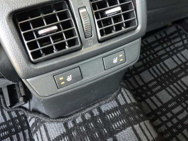 スバル レガシィ Ｂ４ リミテッド 千葉県 2015(平27)年 3.4万km アイスシルバーメタリック アイサイト/SIドライブ/スバルリヤビークルディテクション/ブラックレザーシート/運転席パワーシート/各席シートヒーター/純正メモリーナビ/地デジTV/【DVD/CD再生機能　Bluetooth接続】/バックカメラ/革巻きステアリング/ステアリングスイッチ/パドルシフト/ETC/LEDヘッドライト/フォグライト/ウインカーミラー/純正18インチアルミホイル/サイド/カーテンエアバッグ/キーレスアクセス