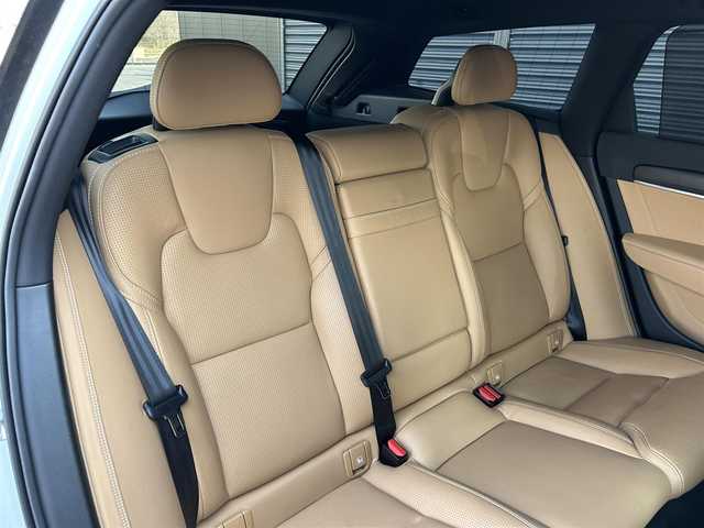 ボルボ Ｖ９０ クロスカントリー T5 AWD サマム 茨城県 2018(平30)年 4.7万km パール インテリセーフ/ＡＣＣ　/ＨＵＤ　/ＬＫＡ　/ＢＳＭ　/純正ナビ　/ＣａｒＰｌａｙ　/３６０度カメラ　/フルセグ　/茶革　/シートヒーター　/シートエアコン　/ハンドルヒーター　/パワーバックドア　/フットトランク　/オートハイビーム　/ＬＥＤ/禁煙車