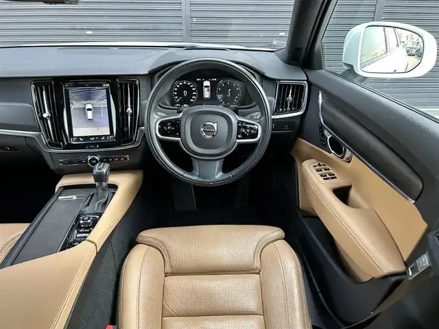 ボルボ Ｖ９０ クロスカントリー T5 AWD サマム 茨城県 2018(平30)年 4.7万km パール インテリセーフ/ＡＣＣ　/ＨＵＤ　/ＬＫＡ　/ＢＳＭ　/純正ナビ　/ＣａｒＰｌａｙ　/３６０度カメラ　/フルセグ　/茶革　/シートヒーター　/シートエアコン　/ハンドルヒーター　/パワーバックドア　/フットトランク　/オートハイビーム　/ＬＥＤ/禁煙車