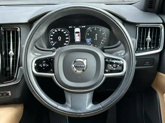 ボルボ Ｖ９０ クロスカントリー T5 AWD サマム 茨城県 2018(平30)年 4.7万km パール インテリセーフ/ＡＣＣ　/ＨＵＤ　/ＬＫＡ　/ＢＳＭ　/純正ナビ　/ＣａｒＰｌａｙ　/３６０度カメラ　/フルセグ　/茶革　/シートヒーター　/シートエアコン　/ハンドルヒーター　/パワーバックドア　/フットトランク　/オートハイビーム　/ＬＥＤ/禁煙車