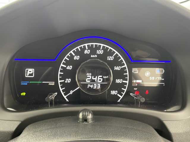 日産 ノート e－パワー X Vセレクション 岐阜県 2020(令2)年 6万km スーパーブラック 純正ナビ(AM/FM/CD/DVD/BT/フルセグ/AUX)/全方位モニター/デジタルインナーミラー/純正ドラレコ/ETC/ステアリングスイッチ/純正サイドバイザー/純正ドラレコ/レーンキープアシスト/AAC/プッシュスタート　/スマートキー/オートライト/LEDヘッドライト/純正AW