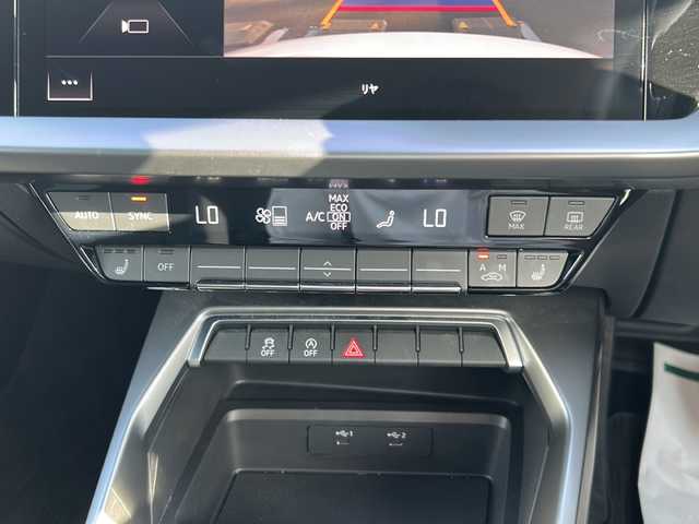 アウディ Ａ３ セダン 30TFSI アドバンスド 石川県 2022(令4)年 1.7万km グレイシアホワイトメタリック ワンオーナー　/社外ＡＷ付冬タイヤ車載（225/45R17、7mm、2022年製）/純正ナビ/（ラジオ/フルセグＴＶ/AppleCarPlay/AndroidAuto/BTAudio)/バックカメラ　/ＥＴＣ　/ＬＥＤヘッドライト　/前席シートヒーター　/前後コーナーセンサー/オートマチックトランクリッド/アダプティブクルーズコントロール/アダプティブクルーズアシスト/エレクトロメカニカルパーキングブレーキ/アウディプレセンスフロント/アドバンストキーシステム/スペアキー1本/保証書/記録簿/ナビ取扱説明書