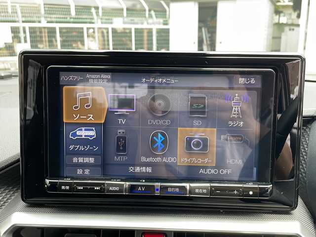 ダイハツ ロッキー プレミアム G HEV 大阪府 2022(令4)年 7万km ブラックマイカメタリック/シャイニングホワイトパール ワンオーナー/純正SDナビ(NMZL-Y710)/・AM/FM/CD/DVD/Bluetooth/・フルセグテレビ/フリップダウンモニター/全周囲カメラ/ビルトインETC2.0/ドライブレコーダー/クルーズコントロール/衝突軽減ブレーキ/レーンキープアシスト/ブラインドスポットモニター/横滑り防止装置/盗難防止装置/電動パーキングブレーキ/コーナーセンサー/シートヒーター（D席+N席）/LEDヘッドライト/オートマチックハイビーム/オートライト/オートエアコン/プッシュスタートボタン/スマートキー×2/ステアリングリモコン/革巻きステアリング/純正17インチアルミホイール/12V充電器/USBジャック/純正フロアマット/保証書/取扱説明書
