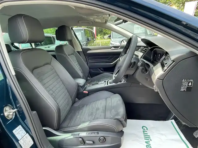 フォルクスワーゲン ＶＷ パサート TDI エレガンス 埼玉県 2022(令4)年 2.3万km 青Ｍ ワンオーナー車/アクアブルーメタリック（８H）/純正ナビTV/バックカメラ/ハーフレザーシート/前席シートヒーター/前席パワーシート/アクティブクルーズコントロール/衝突軽減ブレーキ/レーンアシスト/サイドアシスト/バーチャルコックピット/LEDヘッドライト/パワートランクリッド/クリアランスソナー/前後ドラレコ/プッシュスタート/スマートキー/業者施工の内外装クリーニング済/保証書付整備手帳/取扱説明書