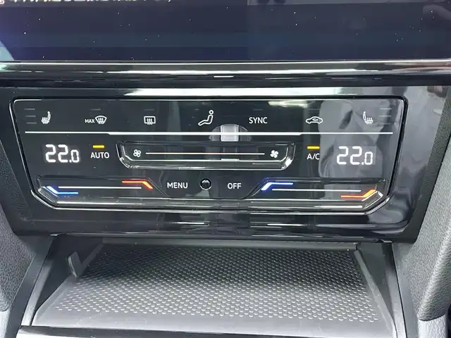 フォルクスワーゲン ＶＷ パサート TDI エレガンス 埼玉県 2022(令4)年 2.3万km 青Ｍ ワンオーナー車/アクアブルーメタリック（８H）/純正ナビTV/バックカメラ/ハーフレザーシート/前席シートヒーター/前席パワーシート/アクティブクルーズコントロール/衝突軽減ブレーキ/レーンアシスト/サイドアシスト/バーチャルコックピット/LEDヘッドライト/パワートランクリッド/クリアランスソナー/前後ドラレコ/プッシュスタート/スマートキー/業者施工の内外装クリーニング済/保証書付整備手帳/取扱説明書