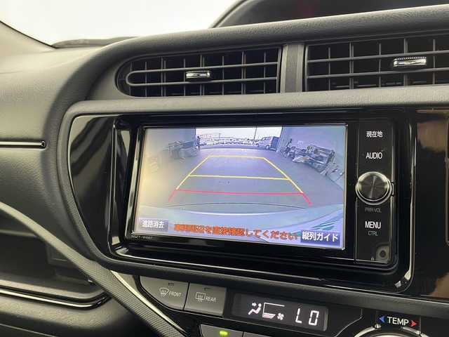 トヨタ アクア S スタイルブラック 栃木県 2016(平28)年 2.6万km シルバーM 純正SDナビ/（BT　DVD　CD　AM　FM）/フルセグTV/トヨタセーフティセンス/・プリクラッシュセーフティ/・レーントレーシングアシスト/・レーダークルーズコントロール/・オートマチックハイビーム/・ロードサインアシスト/衝突軽減装置/バックカメラ/LEDヘッドライト/キーレススマートキー/純正オーディオ/電動格納ミラー/アイドリングストップ/ETC/プッシュスタート/ドアバイザー