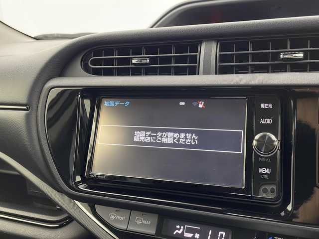 トヨタ アクア S スタイルブラック 栃木県 2016(平28)年 2.6万km シルバーM 純正SDナビ/（BT　DVD　CD　AM　FM）/フルセグTV/トヨタセーフティセンス/・プリクラッシュセーフティ/・レーントレーシングアシスト/・レーダークルーズコントロール/・オートマチックハイビーム/・ロードサインアシスト/衝突軽減装置/バックカメラ/LEDヘッドライト/キーレススマートキー/純正オーディオ/電動格納ミラー/アイドリングストップ/ETC/プッシュスタート/ドアバイザー