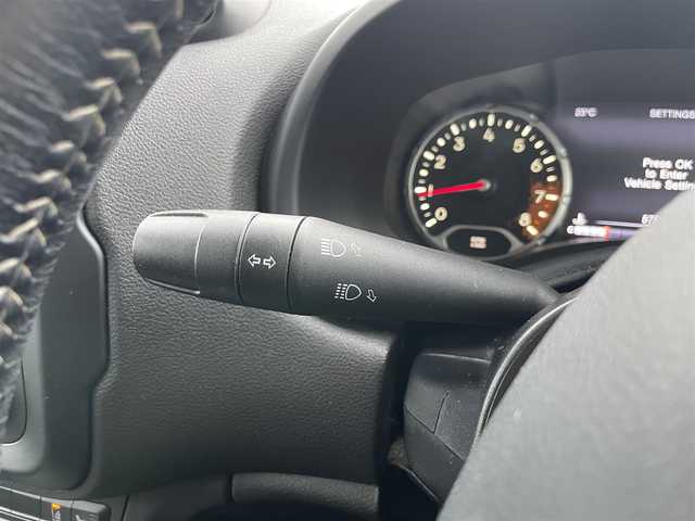 クライスラー・ジープ ジープ レネゲード リミテッド 埼玉県 2016(平28)年 5.8万km アンヴィルクリアコート バックカメラ/クリアランスソナー/パーキングアシスト/レーンアシスト/レザーシート/パワーシート/クルーズコントロール/アイドリングストップ/純正アルミホイール/純正フロアマット/横滑り防止装置/Bluetooth接続/AAC/ETC/ABS/PW/PS/オートライト/ドライブレコーダー/ルーフレール/ブラインドスポットモニター