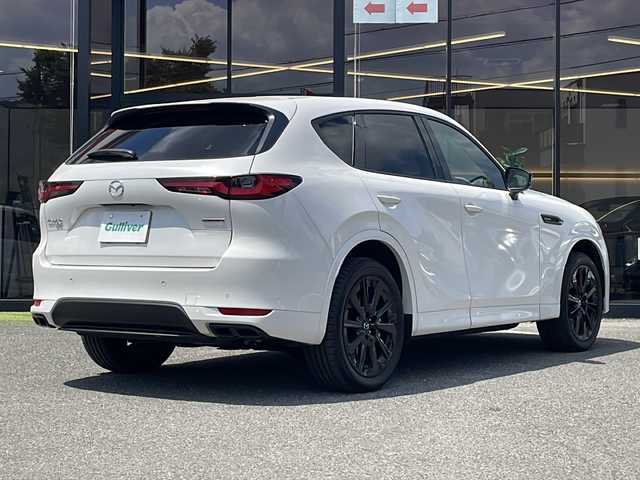 マツダ ＣＸ－６０ XD HV プレミアムスポーツ 大阪府 2023(令5)年 0.7万km ロジウムホワイトプレミアムメタリック BOSEサウンドシステム/パノラマサンルーフ/スマートブレーキサポート/誤発進抑制制御（前後）/車線逸脱警報システム/降車支援機能付ブラインドスポットモニタリング/レーンキープアシストシステム/緊急時車線維持支援システム/接近車両検知（前側方/後側方）/レーダークルーズコントロール/パーキングセンサー/ドライバー異常時対応システム/ヘッドアップディスプレイ/360度ビューモニター/12.3インチナビ/・Bluetooth/・AppleCarPlay/AndroidAuto/・フルセグTV/・タイプCｘ２/HDMI/ワイヤレス充電/パワーバックドア/ハーフレザーシート/シートヒーター／ベンチレーション/パワーシート（運転席メモリー機能付）/ステアリングヒーター/電動パーキングブレーキ/ブレーキホールド/LEDヘッドランプ/純正20インチAW/ドライブレコーダー/オートワイパー/スペアキーｘ１/取説/保証書
