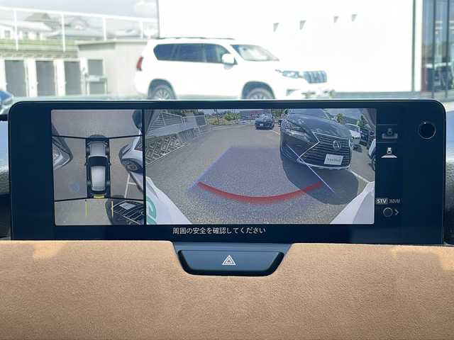 マツダ ＣＸ－６０ XD HV プレミアムスポーツ 大阪府 2023(令5)年 0.7万km ロジウムホワイトプレミアムメタリック BOSEサウンドシステム/パノラマサンルーフ/スマートブレーキサポート/誤発進抑制制御（前後）/車線逸脱警報システム/降車支援機能付ブラインドスポットモニタリング/レーンキープアシストシステム/緊急時車線維持支援システム/接近車両検知（前側方/後側方）/レーダークルーズコントロール/パーキングセンサー/ドライバー異常時対応システム/ヘッドアップディスプレイ/360度ビューモニター/12.3インチナビ/・Bluetooth/・AppleCarPlay/AndroidAuto/・フルセグTV/・タイプCｘ２/HDMI/ワイヤレス充電/パワーバックドア/ハーフレザーシート/シートヒーター／ベンチレーション/パワーシート（運転席メモリー機能付）/ステアリングヒーター/電動パーキングブレーキ/ブレーキホールド/LEDヘッドランプ/純正20インチAW/ドライブレコーダー/オートワイパー/スペアキーｘ１/取説/保証書