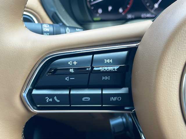 マツダ ＣＸ－６０ XD HV プレミアムスポーツ 大阪府 2023(令5)年 0.7万km ロジウムホワイトプレミアムメタリック BOSEサウンドシステム/パノラマサンルーフ/スマートブレーキサポート/誤発進抑制制御（前後）/車線逸脱警報システム/降車支援機能付ブラインドスポットモニタリング/レーンキープアシストシステム/緊急時車線維持支援システム/接近車両検知（前側方/後側方）/レーダークルーズコントロール/パーキングセンサー/ドライバー異常時対応システム/ヘッドアップディスプレイ/360度ビューモニター/12.3インチナビ/・Bluetooth/・AppleCarPlay/AndroidAuto/・フルセグTV/・タイプCｘ２/HDMI/ワイヤレス充電/パワーバックドア/ハーフレザーシート/シートヒーター／ベンチレーション/パワーシート（運転席メモリー機能付）/ステアリングヒーター/電動パーキングブレーキ/ブレーキホールド/LEDヘッドランプ/純正20インチAW/ドライブレコーダー/オートワイパー/スペアキーｘ１/取説/保証書