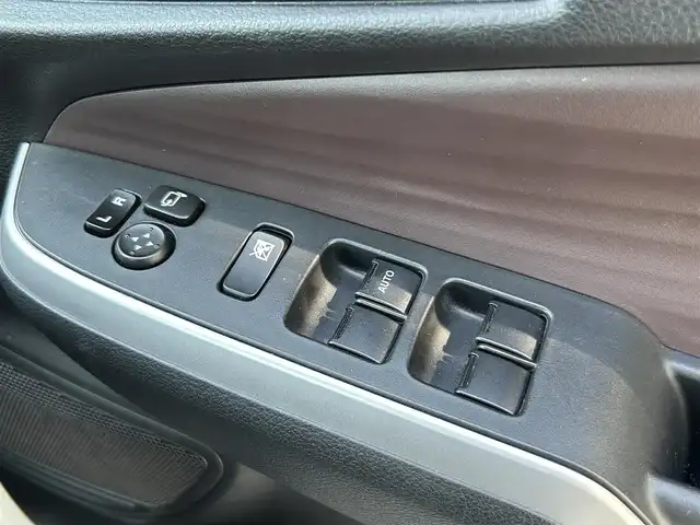 スズキ ソリオ バンディット HV MV 愛媛県 2021(令3)年 3.1万km ピュアホワイトP 純正９インチナビ　フルセグＴＶ　アップルカープレイ　全方位モニター　両側電動スライドドア　デュアルカメラブレーキサポート　ＥＴＣ　　コーナーセンサー　ヘッドアップディスプレイ　シートヒーター