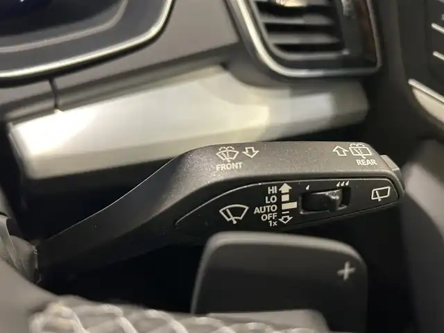 アウディ Ｑ５ SB 40TDIクワトロ Sライン 熊本県 2022(令4)年 5.4万km ミトスブラックメタリック ・スマートキー/・プッシュスタート/・エフィシェンシアシスト/・ハイビームアシスト/・パークエイド/・リアクロストラフィックアシスト/・Audiプレセンス/・Audiアクティブレーンアシスト/・サイドアシスト/・休憩の推奨/・クルーズコントロール/・ハーフレザーシート/　【Bluetooth・USB・AppleCatPlay・AndroidAuto】/・全方位カメラ/・ETC2.0/・バーチャルコクピット/・ドライブレコーダー(前後録画)/・パワーバックドア/・LEDヘッドランプ/・純正マット