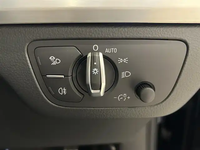 アウディ Ｑ５ SB 40TDIクワトロ Sライン 熊本県 2022(令4)年 5.4万km ミトスブラックメタリック ・スマートキー/・プッシュスタート/・エフィシェンシアシスト/・ハイビームアシスト/・パークエイド/・リアクロストラフィックアシスト/・Audiプレセンス/・Audiアクティブレーンアシスト/・サイドアシスト/・休憩の推奨/・クルーズコントロール/・ハーフレザーシート/　【Bluetooth・USB・AppleCatPlay・AndroidAuto】/・全方位カメラ/・ETC2.0/・バーチャルコクピット/・ドライブレコーダー(前後録画)/・パワーバックドア/・LEDヘッドランプ/・純正マット