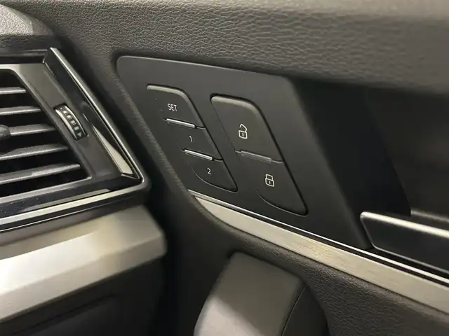 アウディ Ｑ５ SB 40TDIクワトロ Sライン 熊本県 2022(令4)年 5.4万km ミトスブラックメタリック ・スマートキー/・プッシュスタート/・エフィシェンシアシスト/・ハイビームアシスト/・パークエイド/・リアクロストラフィックアシスト/・Audiプレセンス/・Audiアクティブレーンアシスト/・サイドアシスト/・休憩の推奨/・クルーズコントロール/・ハーフレザーシート/　【Bluetooth・USB・AppleCatPlay・AndroidAuto】/・全方位カメラ/・ETC2.0/・バーチャルコクピット/・ドライブレコーダー(前後録画)/・パワーバックドア/・LEDヘッドランプ/・純正マット