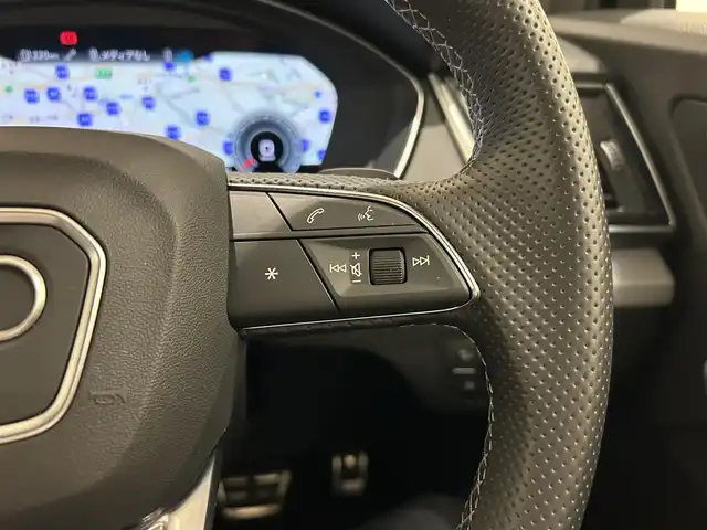 アウディ Ｑ５ SB 40TDIクワトロ Sライン 熊本県 2022(令4)年 5.4万km ミトスブラックメタリック ・スマートキー/・プッシュスタート/・エフィシェンシアシスト/・ハイビームアシスト/・パークエイド/・リアクロストラフィックアシスト/・Audiプレセンス/・Audiアクティブレーンアシスト/・サイドアシスト/・休憩の推奨/・クルーズコントロール/・ハーフレザーシート/　【Bluetooth・USB・AppleCatPlay・AndroidAuto】/・全方位カメラ/・ETC2.0/・バーチャルコクピット/・ドライブレコーダー(前後録画)/・パワーバックドア/・LEDヘッドランプ/・純正マット