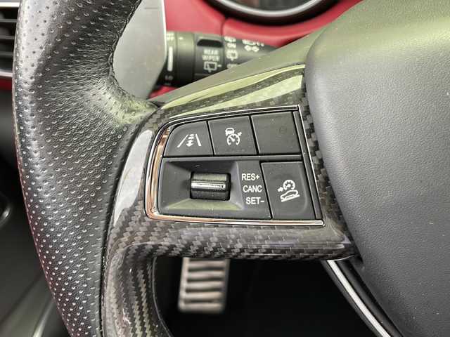 マセラティ レヴァンテ 佐賀県 2017(平29)年 3.9万km ビアンコ ドライバーアシスタンスパッケージ/・アダプティブクルーズコントロール/・レーンキーピングアシスト/・ブラインドスポットモニター/・衝突軽減ブレーキシステム/harman/kardon/サンルーフ/純正ナビ/サラウンドビューカメラ/Bluetooth・フルセグTV/赤革シート/シートヒーター/パワーバックドア/パドルシフト/LEDヘッドライト/オートハイビーム/純正21インチアルミホイール