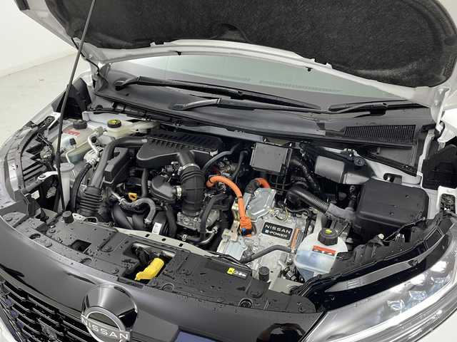 日産 オーラ ニスモ 宮城県 2022(令4)年 3.5万km ピュアホワイトパール 禁煙車/インテリジェントエマージェンシーブレーキ/アラウンドビューモニター/インテリジェント ルームミラー/ブラインドスポットモニター/レーンキープサポートシステム/ハイビームアシスト/純正ディーラーオプション9型ナビ/・BT.HDMI.SD/フルセグTV/寒冷地仕様/シートヒーター(D.N)/ステアリングヒーター/ハーフレザーシート/革巻きステアリング/ステアリングスイッチ/プッシュスタート/スマートキー/ビルトインETC/純正フロアマッド/純正アルミホイール/コーナーセンサー(F.R)/ドライブレコーダー(F)/LEDヘッドライト/LEDフォグランプ/リアフォグ/横滑り防止機能