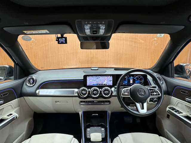 メルセデス・ベンツ ＧＬＢ２００ｄ 千葉県 2021(令3)年 4.7万km コスモスブラック レザーエクスクルーシブＰＫＧ　/アドバンスドＰＫＧ　/パノラマＳＲ　/白革　/ＨＵＤ　/ＡＣＣ　/ナビ　/ＴＶ　/３６０°Ｂｌｕｅｔｏｏｔｈ接続　/アンビエントライト　/電動シート　/シートＨ　　/衝突軽減Ｂ　/ＢＳＭ　/ＬＫＡ