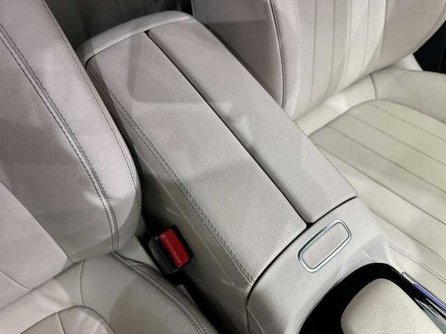 メルセデス・ベンツ ＧＬＢ２００ｄ 千葉県 2021(令3)年 4.7万km コスモスブラック レザーエクスクルーシブＰＫＧ　/アドバンスドＰＫＧ　/パノラマＳＲ　/白革　/ＨＵＤ　/ＡＣＣ　/ナビ　/ＴＶ　/３６０°Ｂｌｕｅｔｏｏｔｈ接続　/アンビエントライト　/電動シート　/シートＨ　　/衝突軽減Ｂ　/ＢＳＭ　/ＬＫＡ