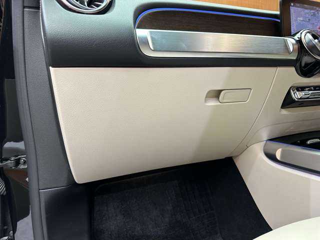 メルセデス・ベンツ ＧＬＢ２００ｄ 千葉県 2021(令3)年 4.7万km コスモスブラック レザーエクスクルーシブＰＫＧ　/アドバンスドＰＫＧ　/パノラマＳＲ　/白革　/ＨＵＤ　/ＡＣＣ　/ナビ　/ＴＶ　/３６０°Ｂｌｕｅｔｏｏｔｈ接続　/アンビエントライト　/電動シート　/シートＨ　　/衝突軽減Ｂ　/ＢＳＭ　/ＬＫＡ