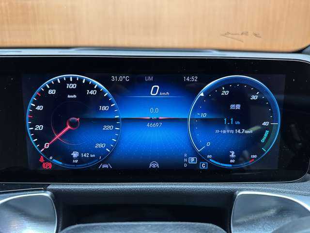 メルセデス・ベンツ ＧＬＢ２００ｄ 千葉県 2021(令3)年 4.7万km コスモスブラック レザーエクスクルーシブＰＫＧ　/アドバンスドＰＫＧ　/パノラマＳＲ　/白革　/ＨＵＤ　/ＡＣＣ　/ナビ　/ＴＶ　/３６０°Ｂｌｕｅｔｏｏｔｈ接続　/アンビエントライト　/電動シート　/シートＨ　　/衝突軽減Ｂ　/ＢＳＭ　/ＬＫＡ