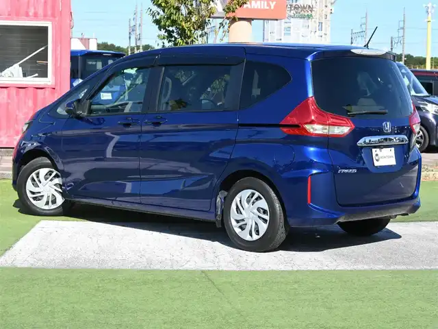ホンダ フリード G ホンダセンシング 千葉県 2018(平30)年 6.3万km コバルトブルーパール ホンダセンシング/・衝突軽減ブレーキ（CMBS）/・車線維持支援システム（LKAS）/・アダプティブクルーズコントロール（ACC）/・後方誤発進抑制機能/・誤発進抑制機能/両側パワースライドドア/社外メモリーナビ/地デジTV/【DVD/CD再生機能　Bluetooth接続】/バックカメラ/ドライブレコーダー（前後撮影）【CS-91FH】/ETC/ウインカーミラー/スマートキー