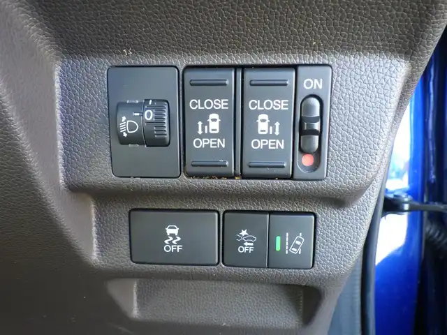 ホンダ フリード G ホンダセンシング 千葉県 2018(平30)年 6.3万km コバルトブルーパール ホンダセンシング/・衝突軽減ブレーキ（CMBS）/・車線維持支援システム（LKAS）/・アダプティブクルーズコントロール（ACC）/・後方誤発進抑制機能/・誤発進抑制機能/両側パワースライドドア/社外メモリーナビ/地デジTV/【DVD/CD再生機能　Bluetooth接続】/バックカメラ/ドライブレコーダー（前後撮影）【CS-91FH】/ETC/ウインカーミラー/スマートキー