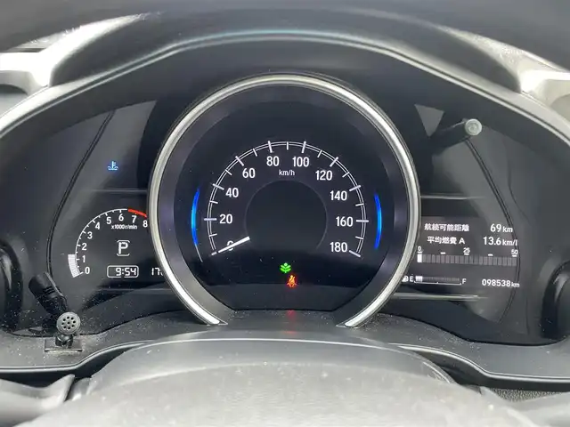 ホンダ フィット 13G F 島根県 2018(平30)年 9.9万km ルナシルバーM 登録時走行距離98538km/カロッツェリアナビ（Bluetooth・AM・FM・CD・DVD）/ホンダセンシング/・レーダークルーズコントロール/・レーンキープアシスト/・衝突被害軽減ブレーキ/・誤発進抑制機能/プラズマークラスター搭載フルオートエアコン/アイドリングストップ/ウィンカーミラー/オートリトラミラー/ドアバイザー/プッシュスタート/スマートキー/ETC/禁煙車