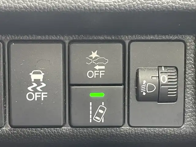 ホンダ フィット 13G F 島根県 2018(平30)年 9.9万km ルナシルバーM 登録時走行距離98538km/カロッツェリアナビ（Bluetooth・AM・FM・CD・DVD）/ホンダセンシング/・レーダークルーズコントロール/・レーンキープアシスト/・衝突被害軽減ブレーキ/・誤発進抑制機能/プラズマークラスター搭載フルオートエアコン/アイドリングストップ/ウィンカーミラー/オートリトラミラー/ドアバイザー/プッシュスタート/スマートキー/ETC/禁煙車