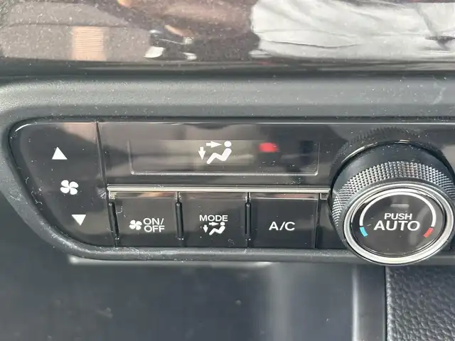 ホンダ Ｎ ＢＯＸ カスタム G L ホンダセンシング 福岡県 2019(令1)年 2.8万km プラチナホワイトパール ワンオーナー/純正ナビ/フルセグTV/両側パワースライドドア/バックカメラ/ビルトインETC/ドライブレコーダー/アダプティブクルーズコントロール/ホンダセンシング/・衝突被害軽減ブレーキ/・前後誤発進抑制機能/・車線維持支援システム/・標識認識機能/LEDヘッドランプ/ステアリングスイッチ/前席シートヒーター/純正14インチアルミホイール/スマートキー/プッシュエンジンスタート/禁煙車