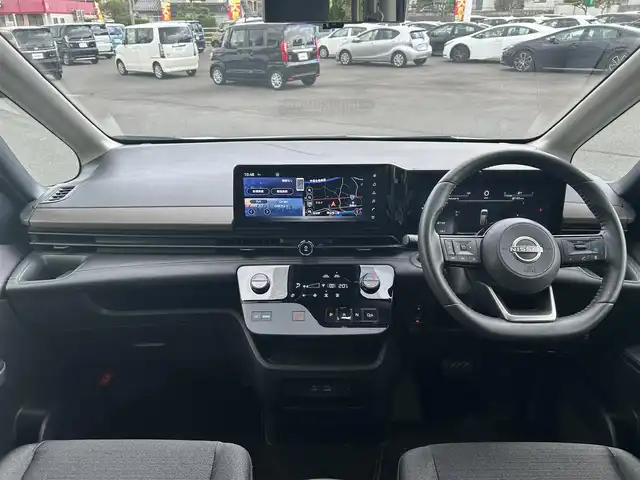 日産 セレナ e－パワー ハイウェイスター V 岡山県 2023(令5)年 5.2万km プリズムホワイト 12.3インチ日産コネクトナビ/フルセグTV、Bluetooth、AM、FM/AppleCarplay、AndroidAuto/アラウンドビューモニター/ハイビームアシスト/オートライト/ETC2.0/リアオートエアコン/シートバックテーブル/防眩式ルームミラー/電動パーキングブレーキ/オートブレーキホールド/ハンズフリーオートスライドドア/プロパイロット/ヒルスタートアシスト/インテリジェントエマージェンシーブレーキ/インテリジェントFCW(前方衝突予測警報）/衝突回避ステアリングアシスト/インテリジェントLi（衝突逸脱防止支援システム）/LDW（車線逸脱警報）/インテリジェントBSI（後側方衝突防止支援システム）/RCTA（後退時車両検知警報）/インテリジェントDA(ふらつき警報）/踏み間違い衝突防止アシスト/標識検知機能