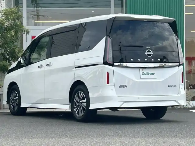 日産 セレナ e－パワー ハイウェイスター V 岡山県 2023(令5)年 5.2万km プリズムホワイト 12.3インチ日産コネクトナビ/フルセグTV、Bluetooth、AM、FM/AppleCarplay、AndroidAuto/アラウンドビューモニター/ハイビームアシスト/オートライト/ETC2.0/リアオートエアコン/シートバックテーブル/防眩式ルームミラー/電動パーキングブレーキ/オートブレーキホールド/ハンズフリーオートスライドドア/プロパイロット/ヒルスタートアシスト/インテリジェントエマージェンシーブレーキ/インテリジェントFCW(前方衝突予測警報）/衝突回避ステアリングアシスト/インテリジェントLi（衝突逸脱防止支援システム）/LDW（車線逸脱警報）/インテリジェントBSI（後側方衝突防止支援システム）/RCTA（後退時車両検知警報）/インテリジェントDA(ふらつき警報）/踏み間違い衝突防止アシスト/標識検知機能