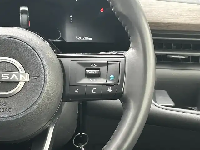 日産 セレナ e－パワー ハイウェイスター V 岡山県 2023(令5)年 5.2万km プリズムホワイト 12.3インチ日産コネクトナビ/フルセグTV、Bluetooth、AM、FM/AppleCarplay、AndroidAuto/アラウンドビューモニター/ハイビームアシスト/オートライト/ETC2.0/リアオートエアコン/シートバックテーブル/防眩式ルームミラー/電動パーキングブレーキ/オートブレーキホールド/ハンズフリーオートスライドドア/プロパイロット/ヒルスタートアシスト/インテリジェントエマージェンシーブレーキ/インテリジェントFCW(前方衝突予測警報）/衝突回避ステアリングアシスト/インテリジェントLi（衝突逸脱防止支援システム）/LDW（車線逸脱警報）/インテリジェントBSI（後側方衝突防止支援システム）/RCTA（後退時車両検知警報）/インテリジェントDA(ふらつき警報）/踏み間違い衝突防止アシスト/標識検知機能