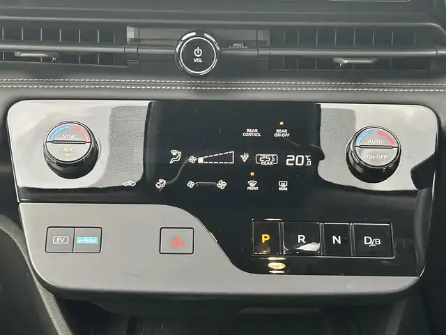 日産 セレナ e－パワー ハイウェイスター V 岡山県 2023(令5)年 5.2万km プリズムホワイト 12.3インチ日産コネクトナビ/フルセグTV、Bluetooth、AM、FM/AppleCarplay、AndroidAuto/アラウンドビューモニター/ハイビームアシスト/オートライト/ETC2.0/リアオートエアコン/シートバックテーブル/防眩式ルームミラー/電動パーキングブレーキ/オートブレーキホールド/ハンズフリーオートスライドドア/プロパイロット/ヒルスタートアシスト/インテリジェントエマージェンシーブレーキ/インテリジェントFCW(前方衝突予測警報）/衝突回避ステアリングアシスト/インテリジェントLi（衝突逸脱防止支援システム）/LDW（車線逸脱警報）/インテリジェントBSI（後側方衝突防止支援システム）/RCTA（後退時車両検知警報）/インテリジェントDA(ふらつき警報）/踏み間違い衝突防止アシスト/標識検知機能