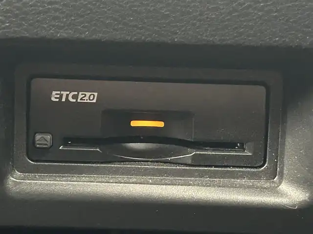 日産 セレナ e－パワー ハイウェイスター V 岡山県 2023(令5)年 5.2万km プリズムホワイト 12.3インチ日産コネクトナビ/フルセグTV、Bluetooth、AM、FM/AppleCarplay、AndroidAuto/アラウンドビューモニター/ハイビームアシスト/オートライト/ETC2.0/リアオートエアコン/シートバックテーブル/防眩式ルームミラー/電動パーキングブレーキ/オートブレーキホールド/ハンズフリーオートスライドドア/プロパイロット/ヒルスタートアシスト/インテリジェントエマージェンシーブレーキ/インテリジェントFCW(前方衝突予測警報）/衝突回避ステアリングアシスト/インテリジェントLi（衝突逸脱防止支援システム）/LDW（車線逸脱警報）/インテリジェントBSI（後側方衝突防止支援システム）/RCTA（後退時車両検知警報）/インテリジェントDA(ふらつき警報）/踏み間違い衝突防止アシスト/標識検知機能