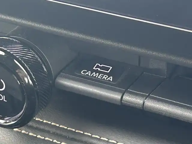 日産 セレナ e－パワー ハイウェイスター V 岡山県 2023(令5)年 5.2万km プリズムホワイト 12.3インチ日産コネクトナビ/フルセグTV、Bluetooth、AM、FM/AppleCarplay、AndroidAuto/アラウンドビューモニター/ハイビームアシスト/オートライト/ETC2.0/リアオートエアコン/シートバックテーブル/防眩式ルームミラー/電動パーキングブレーキ/オートブレーキホールド/ハンズフリーオートスライドドア/プロパイロット/ヒルスタートアシスト/インテリジェントエマージェンシーブレーキ/インテリジェントFCW(前方衝突予測警報）/衝突回避ステアリングアシスト/インテリジェントLi（衝突逸脱防止支援システム）/LDW（車線逸脱警報）/インテリジェントBSI（後側方衝突防止支援システム）/RCTA（後退時車両検知警報）/インテリジェントDA(ふらつき警報）/踏み間違い衝突防止アシスト/標識検知機能