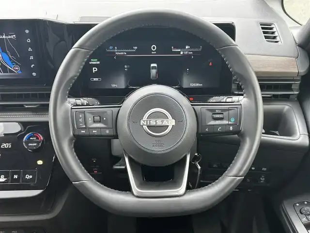 日産 セレナ e－パワー ハイウェイスター V 岡山県 2023(令5)年 5.2万km プリズムホワイト 12.3インチ日産コネクトナビ/フルセグTV、Bluetooth、AM、FM/AppleCarplay、AndroidAuto/アラウンドビューモニター/ハイビームアシスト/オートライト/ETC2.0/リアオートエアコン/シートバックテーブル/防眩式ルームミラー/電動パーキングブレーキ/オートブレーキホールド/ハンズフリーオートスライドドア/プロパイロット/ヒルスタートアシスト/インテリジェントエマージェンシーブレーキ/インテリジェントFCW(前方衝突予測警報）/衝突回避ステアリングアシスト/インテリジェントLi（衝突逸脱防止支援システム）/LDW（車線逸脱警報）/インテリジェントBSI（後側方衝突防止支援システム）/RCTA（後退時車両検知警報）/インテリジェントDA(ふらつき警報）/踏み間違い衝突防止アシスト/標識検知機能